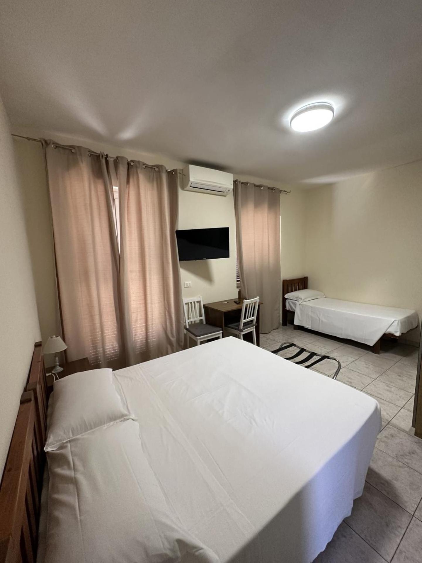 Hotel Le Rose Tivoli Terme Luaran gambar