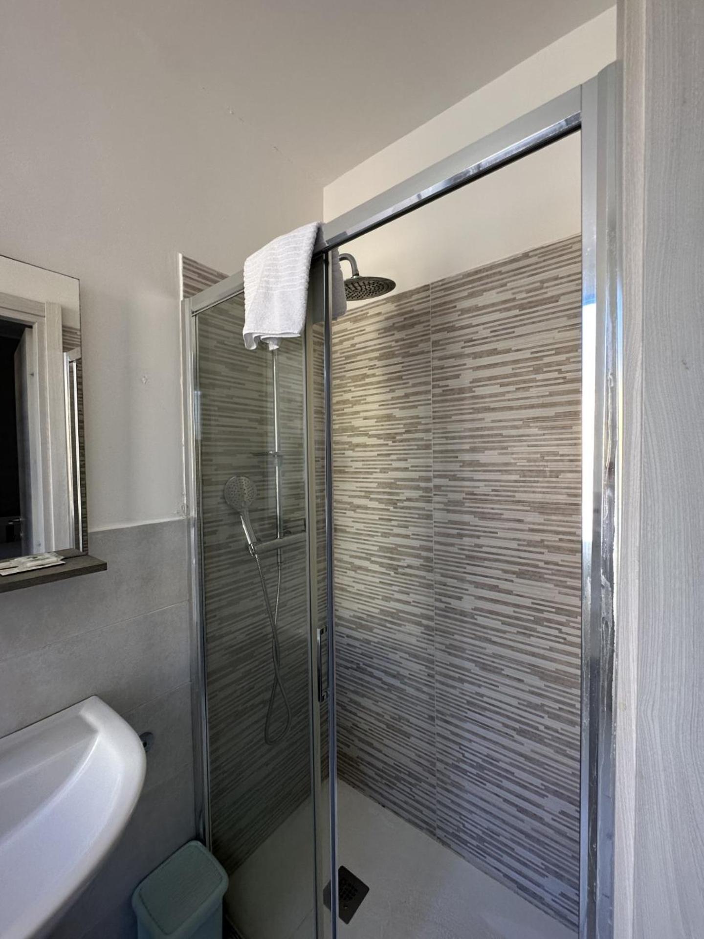 Hotel Le Rose Tivoli Terme Luaran gambar
