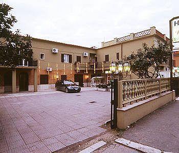 Hotel Le Rose Tivoli Terme Luaran gambar