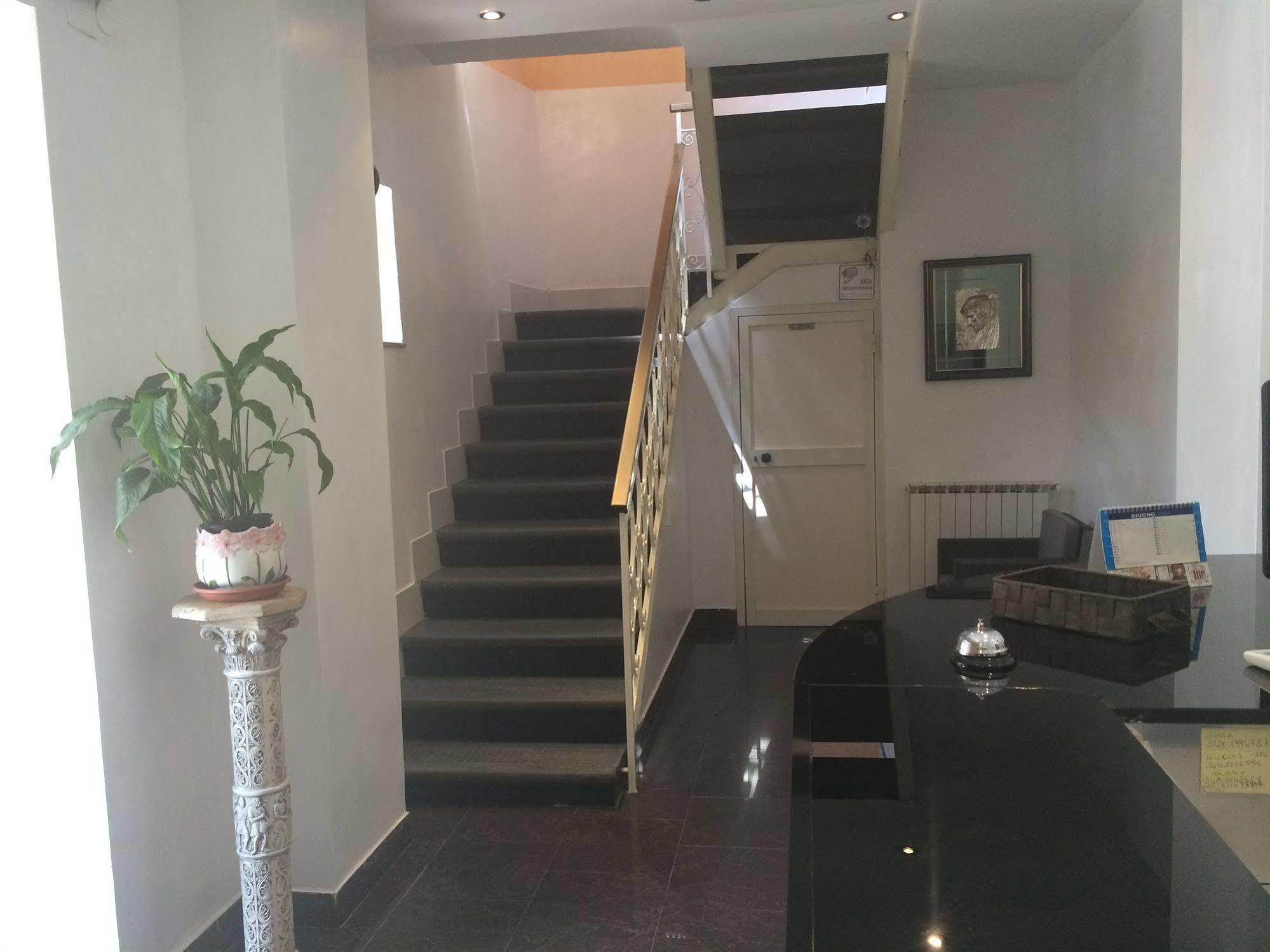 Hotel Le Rose Tivoli Terme Luaran gambar